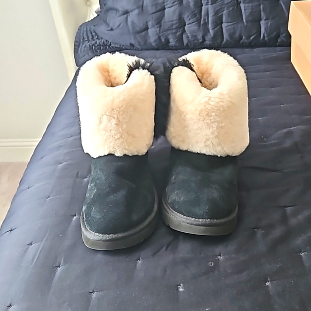 Ugg boots size 10 black